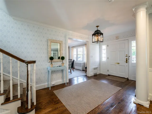 $2,899,000 | 39 Hawthorne Place, Manhasset, NY 11030