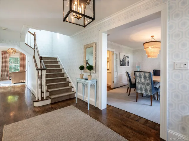 $2,899,000 | 39 Hawthorne Place, Manhasset, NY 11030