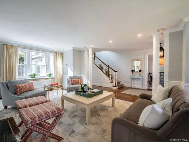 $2,899,000 | 39 Hawthorne Place, Manhasset, NY 11030