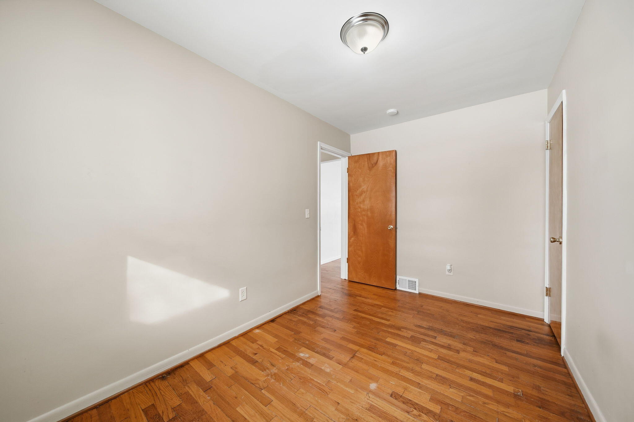 371 Riverside Avenue Adrian, MI 49221 - Photo 14 of 22 14-web-or-mls-DSC08525