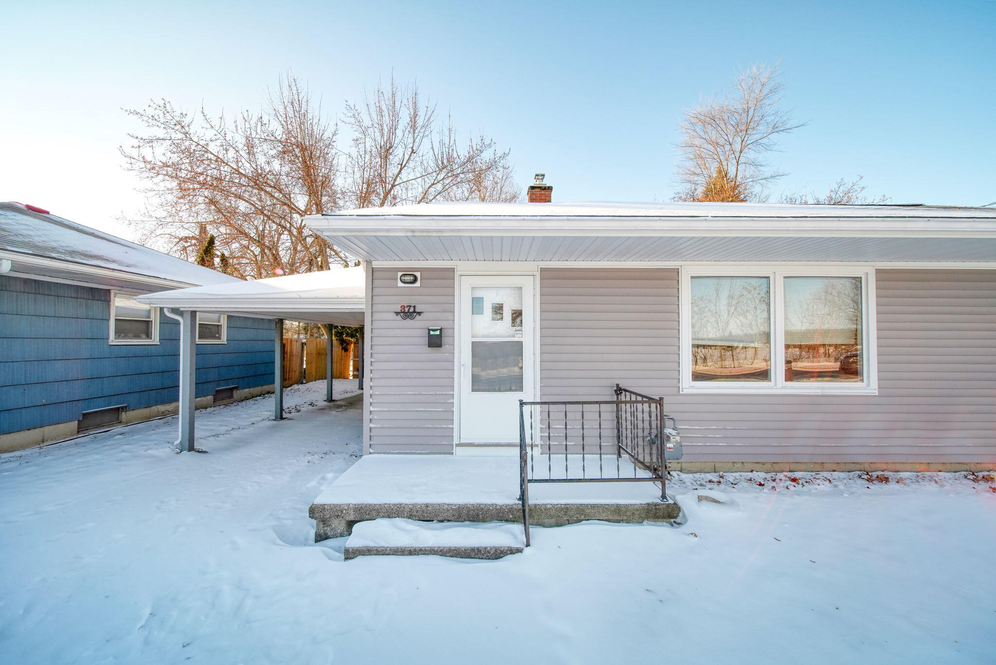 371 Riverside Avenue Adrian, MI 49221 - Photo 2 of 22 3-web-or-mls-DSC09206_HDR