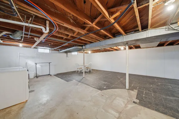 $160,000 | 371 Riverside Avenue, Adrian, MI 49221