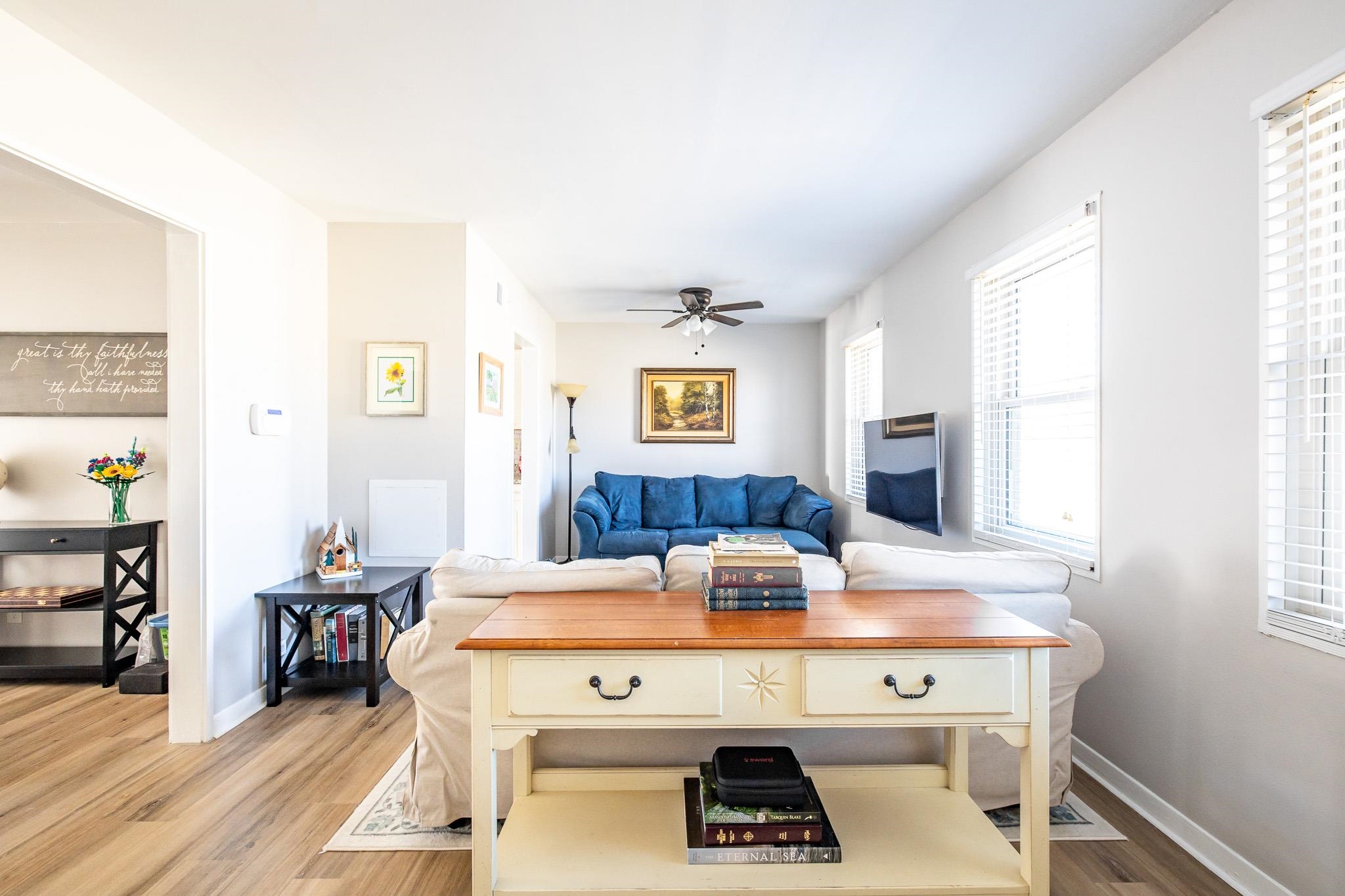 4801 Sea Isle Road Memphis, TN 38117 - Photo 5 of 18 a view of kitchen and dining area with furniture