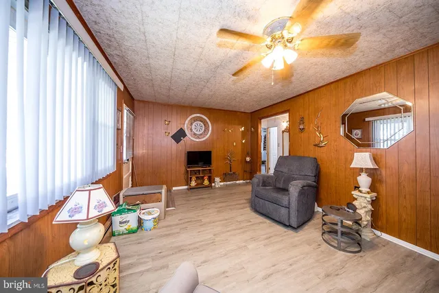 $210,000 | 110 Compass Road, Middle River, MD 21220