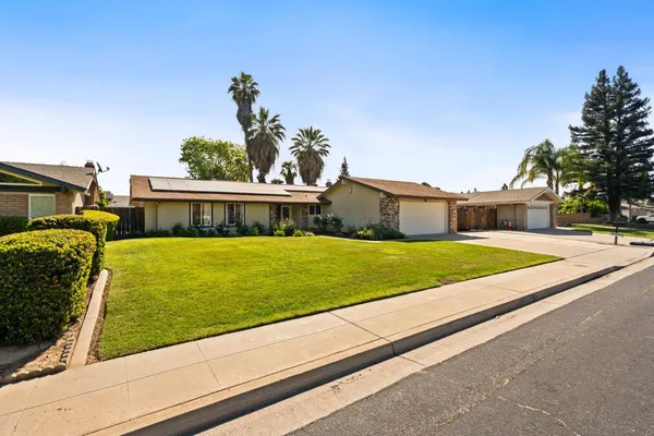 $440,000 | 465 Bliss Avenue, Clovis, CA 93611