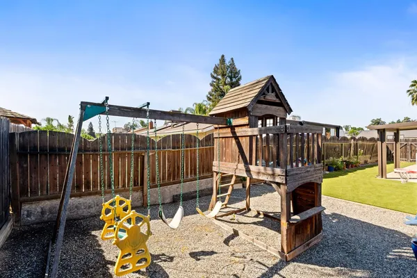 $440,000 | 465 Bliss Avenue, Clovis, CA 93611