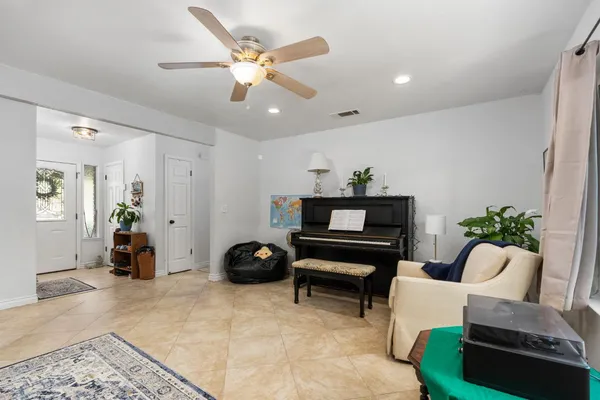 $440,000 | 465 Bliss Avenue, Clovis, CA 93611