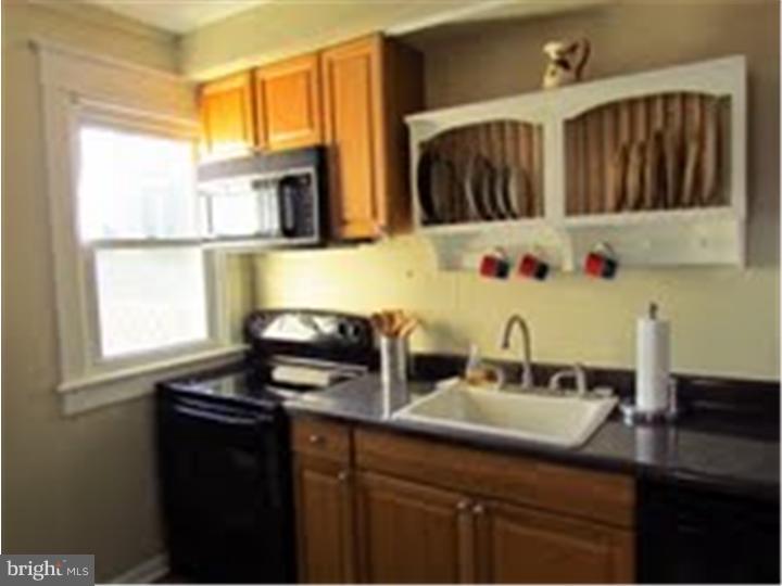 215 Valley View Road Media, PA 19063 - Photo 10 of 21 Kitchen