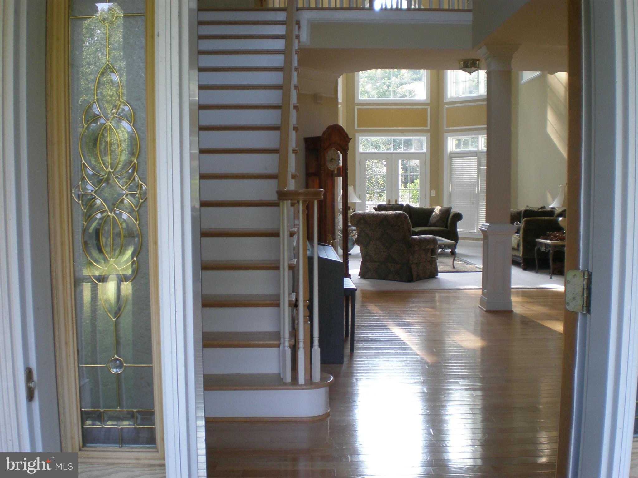 6038 Colchester Road Fairfax, VA 22030 - Photo 2 of 30 Foyer