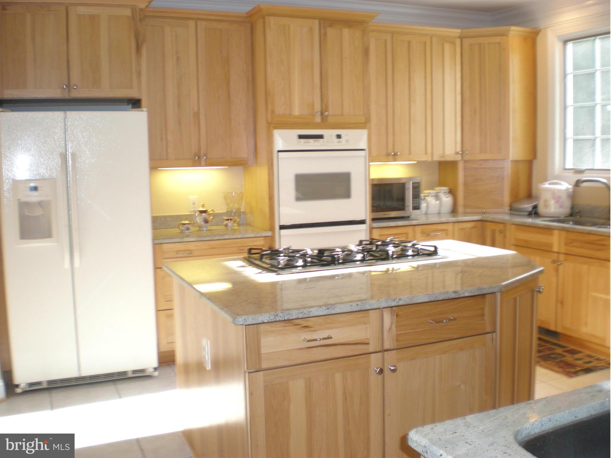 6038 Colchester Road Fairfax, VA 22030 - Photo 12 of 30 Kitchen