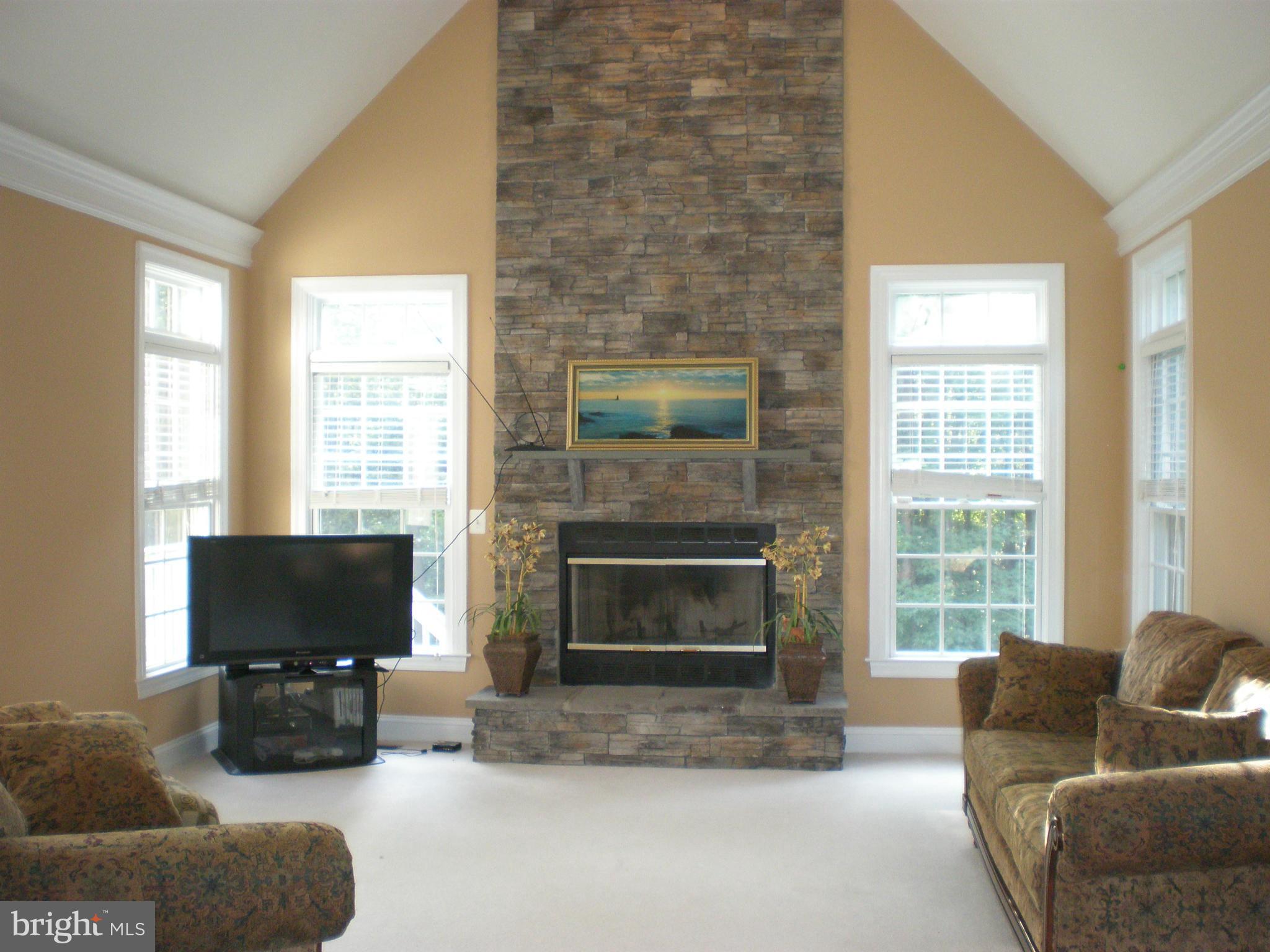 6038 Colchester Road Fairfax, VA 22030 - Photo 15 of 30 Sun room