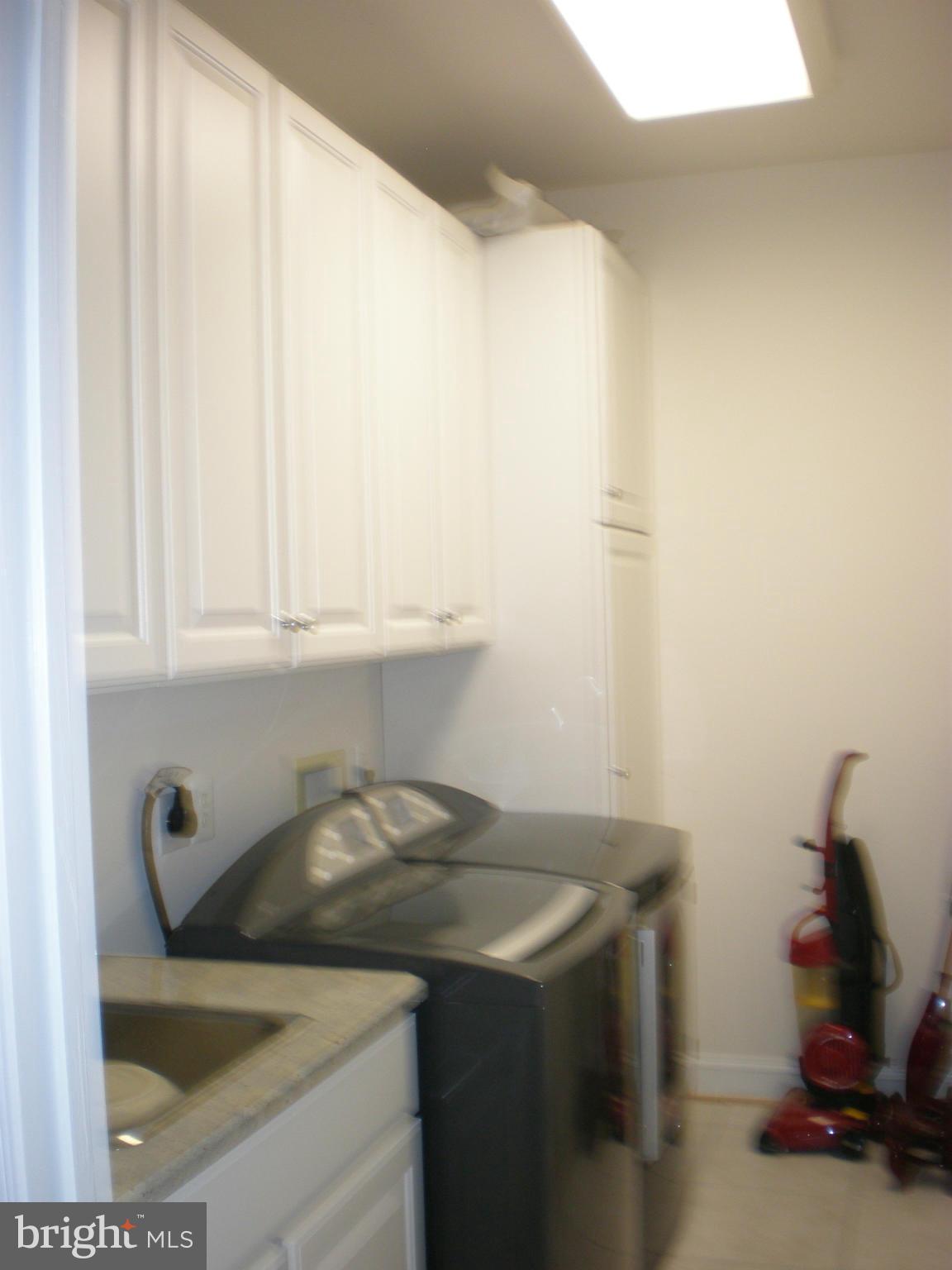 6038 Colchester Road Fairfax, VA 22030 - Photo 16 of 30 Laundry room