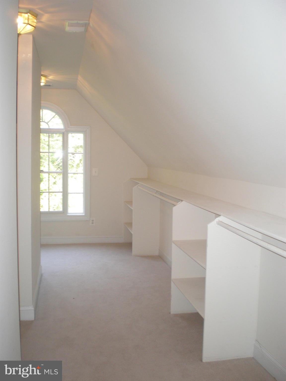 6038 Colchester Road Fairfax, VA 22030 - Photo 23 of 30 Master bedroom's closet