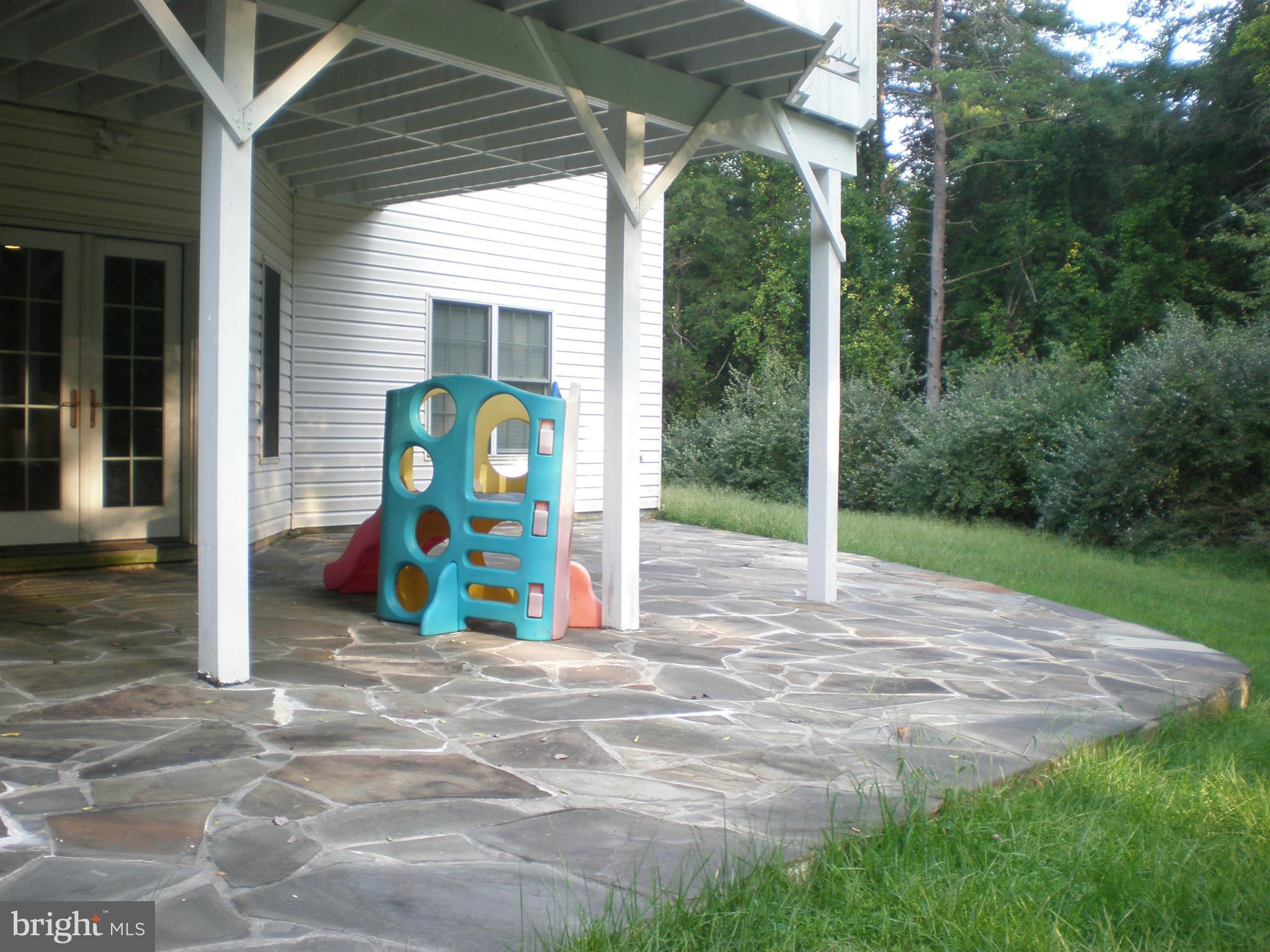 6038 Colchester Road Fairfax, VA 22030 - Photo 28 of 30 patio