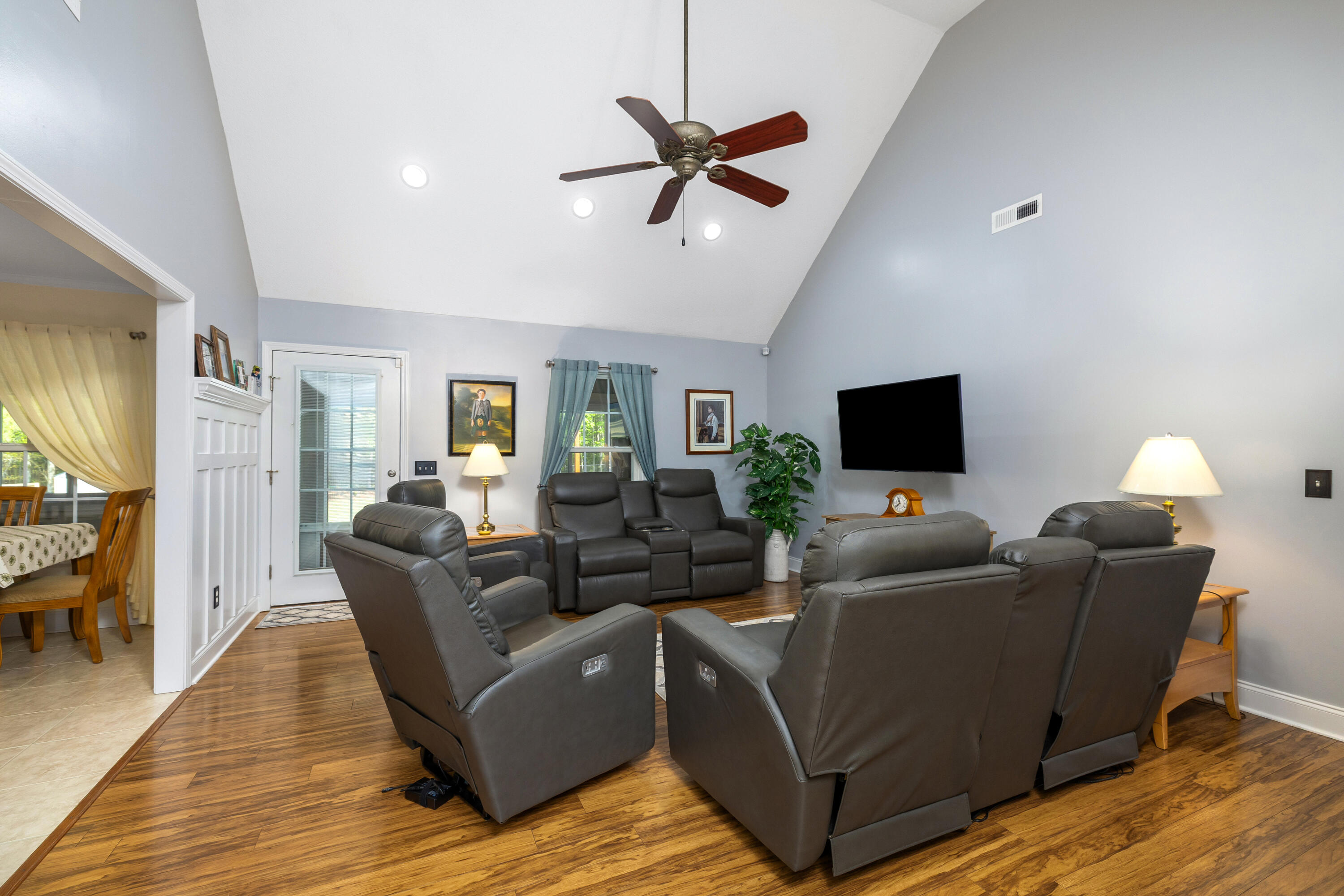 4220 Excursion Drive Dalzell, SC 29040 - Photo 5 of 37 13