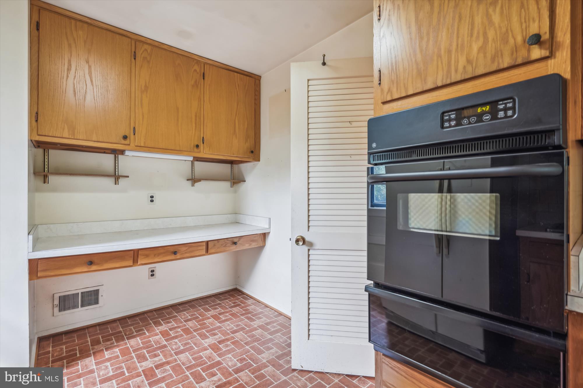 5603 Flag Run Drive Springfield, VA 22151 - Photo 14 of 27 Kitchen