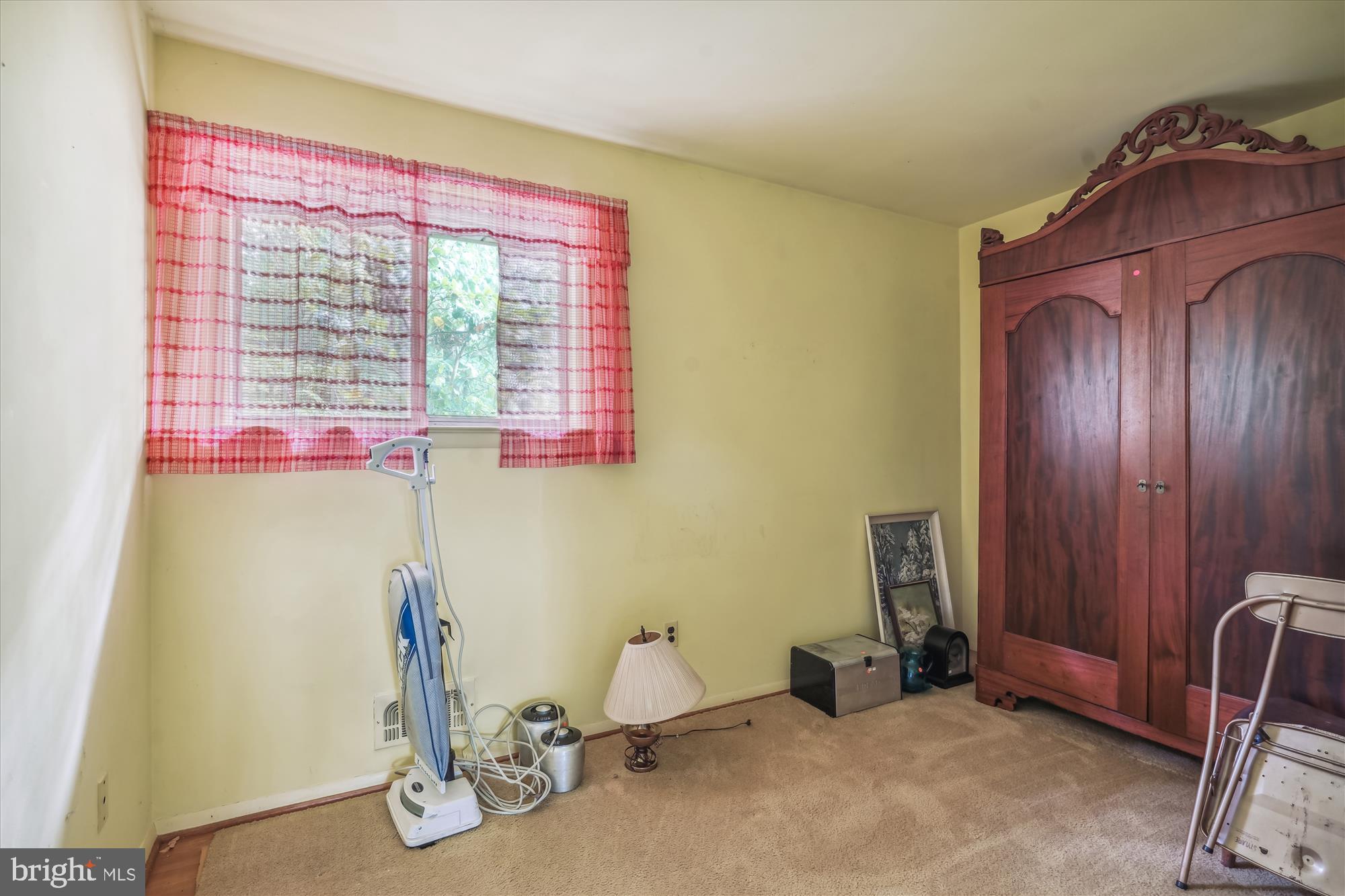 5603 Flag Run Drive Springfield, VA 22151 - Photo 20 of 27 Upper Bedroom #3