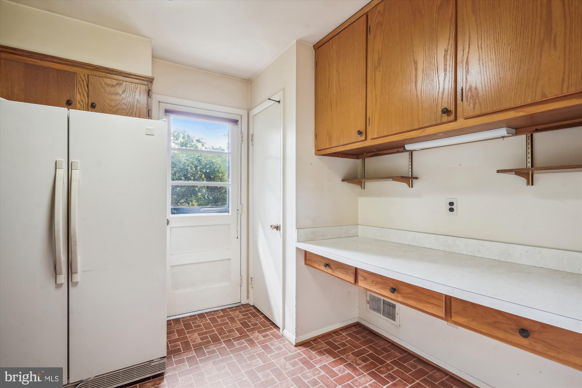 5603 Flag Run Drive Springfield, VA 22151 - Photo 10 of 27 Kitchen