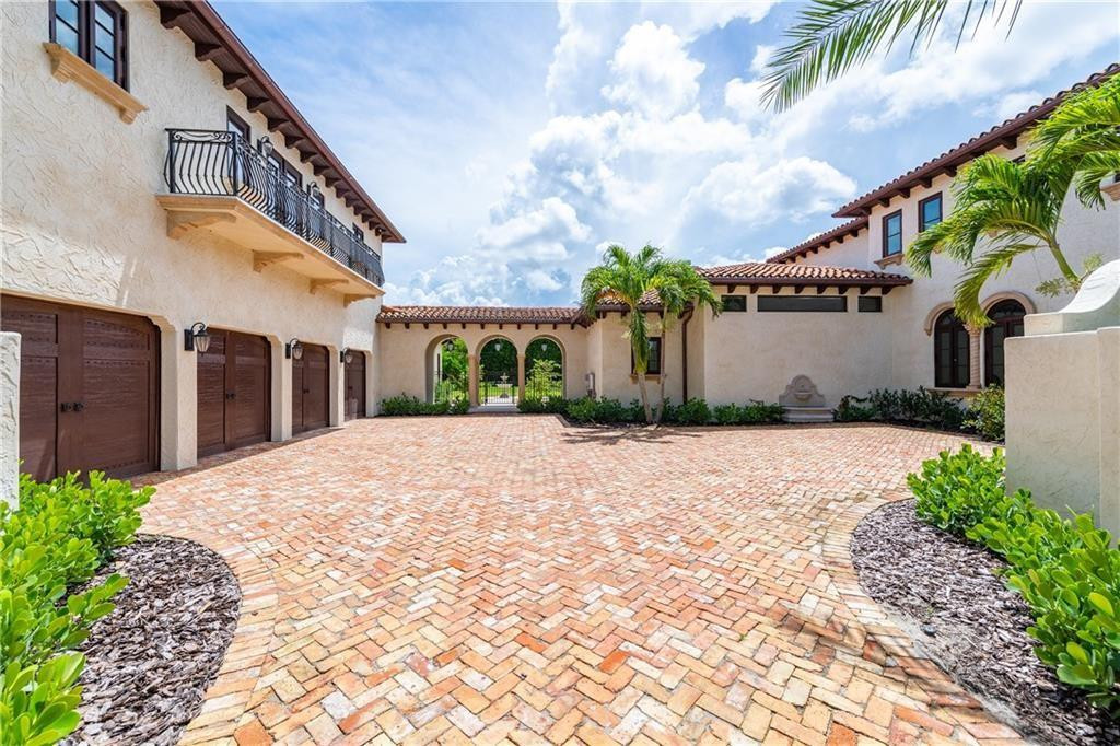 5850 Hancock Road Southwest Ranches, FL 33330 - Photo 21 of 76 MOTOR COURT AND GARAGES
