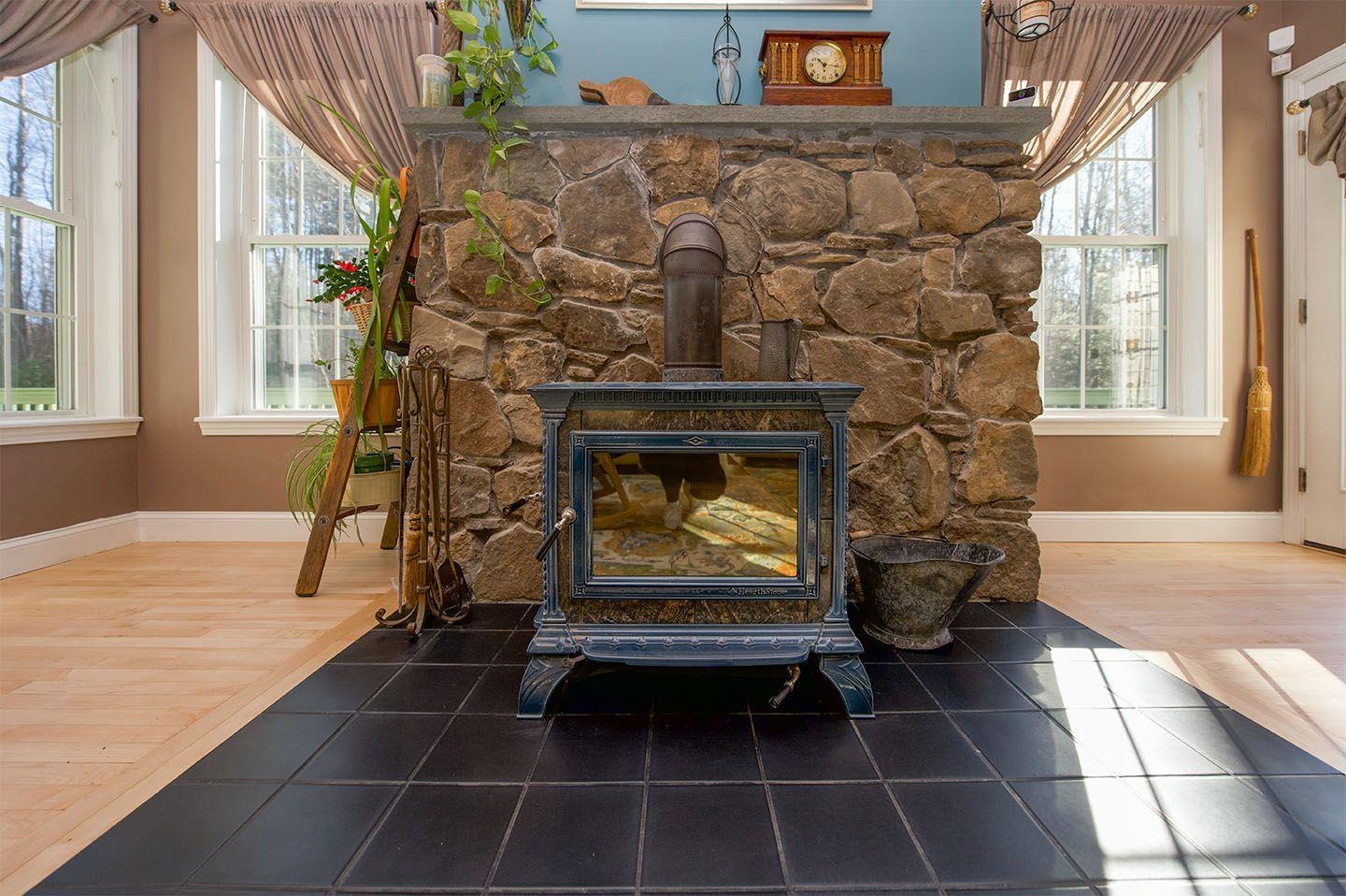 96 Harantis Lake Road Chester, NH 03036 - Photo 8 of 40