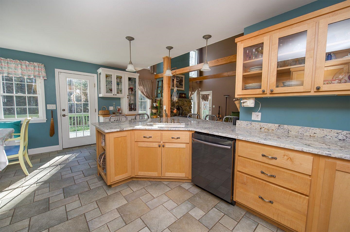 96 Harantis Lake Road Chester, NH 03036 - Photo 10 of 40