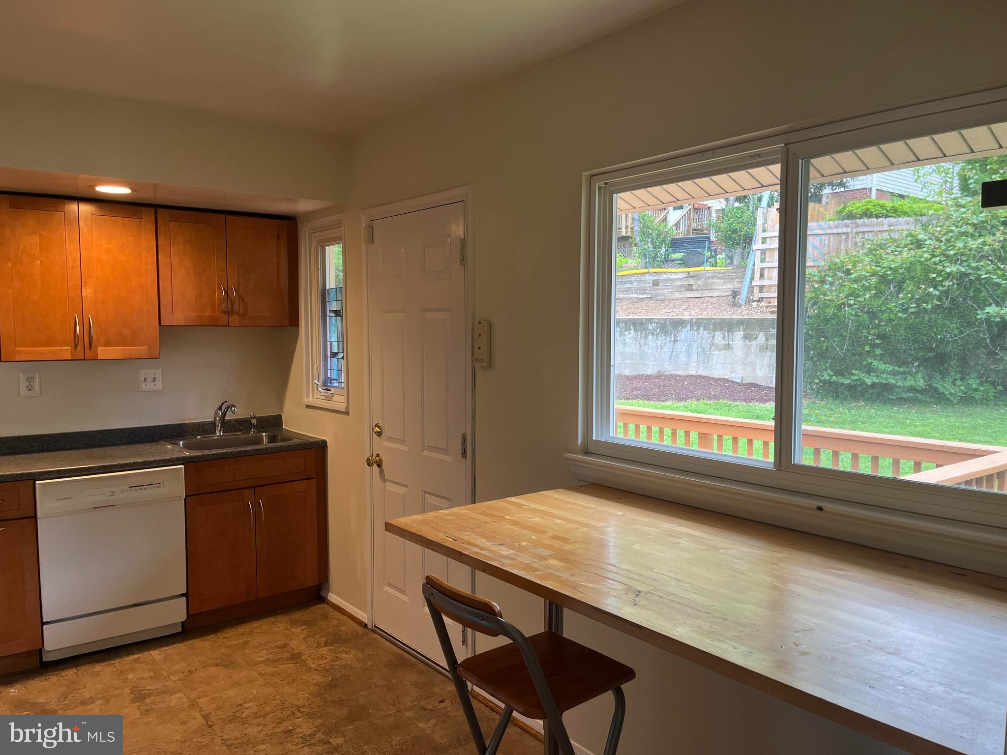 5101 Danbury Road Bethesda, MD 20814 - Photo 8 of 17