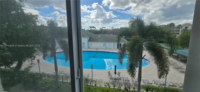 $199,900 | 7775 Southampton Terrace, Unit 305, Tamarac, FL 33321