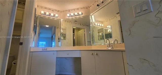 $199,900 | 7775 Southampton Terrace, Unit 305, Tamarac, FL 33321