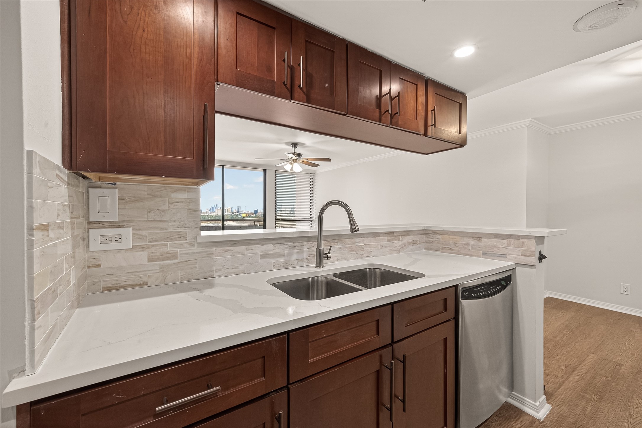 3525 Sage Road, Unit 1705 Houston, TX 77056 - Photo 13 of 35