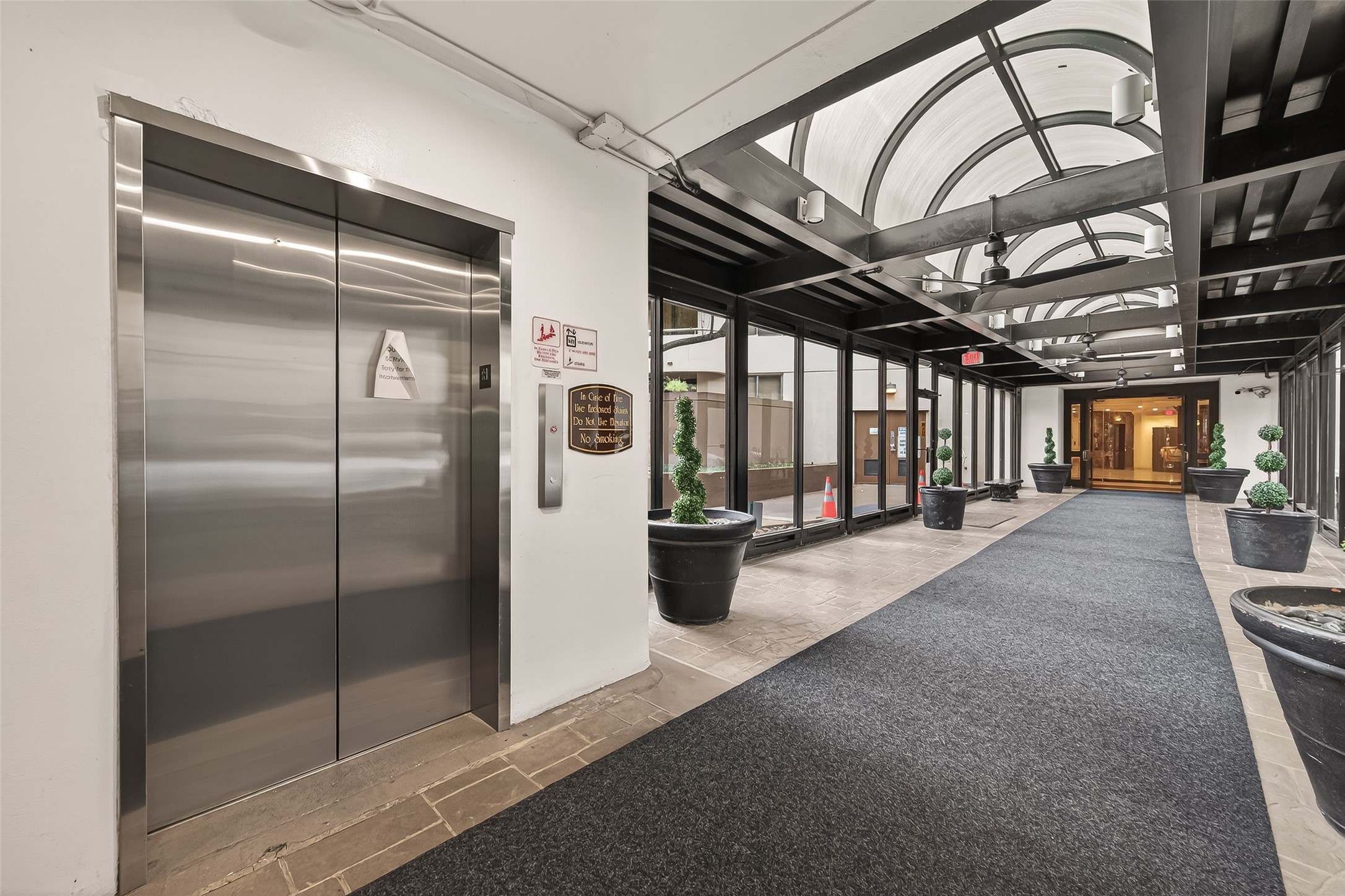 3525 Sage Road, Unit 1705 Houston, TX 77056 - Photo 3 of 35