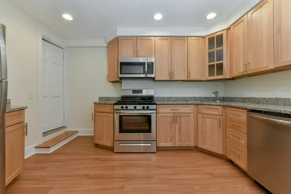 $4,900 | 458 East 7th Street, Unit 1, Boston, MA 02127