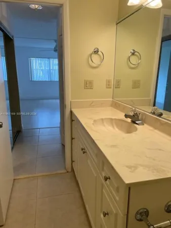 $2,400 | 230 Lakeview Drive, Unit 107, Weston, FL 33326