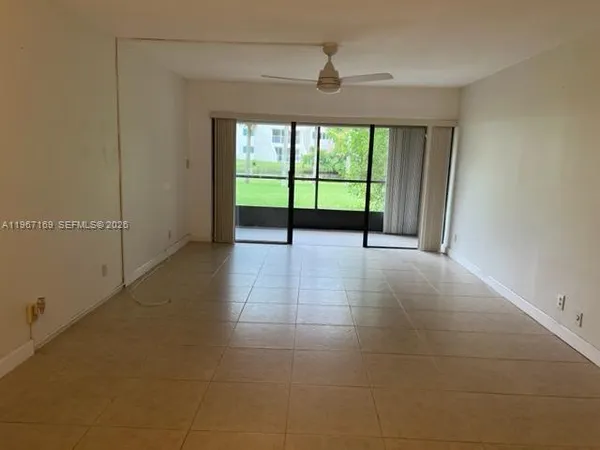 $2,400 | 230 Lakeview Drive, Unit 107, Weston, FL 33326