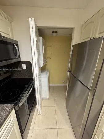 $2,400 | 230 Lakeview Drive, Unit 107, Weston, FL 33326