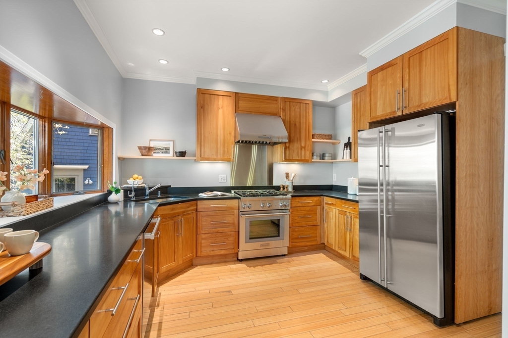 23 Toxteth Street Brookline, MA 02445 - Photo 9 of 28 Gallery Image 9