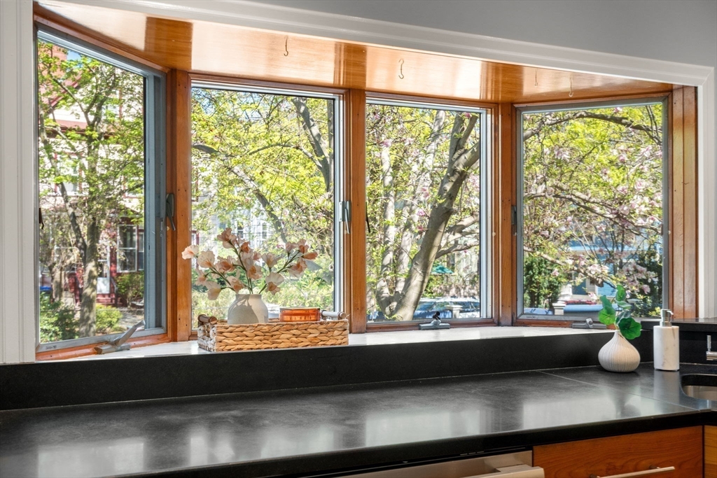 23 Toxteth Street Brookline, MA 02445 - Photo 10 of 28 Gallery Image 10