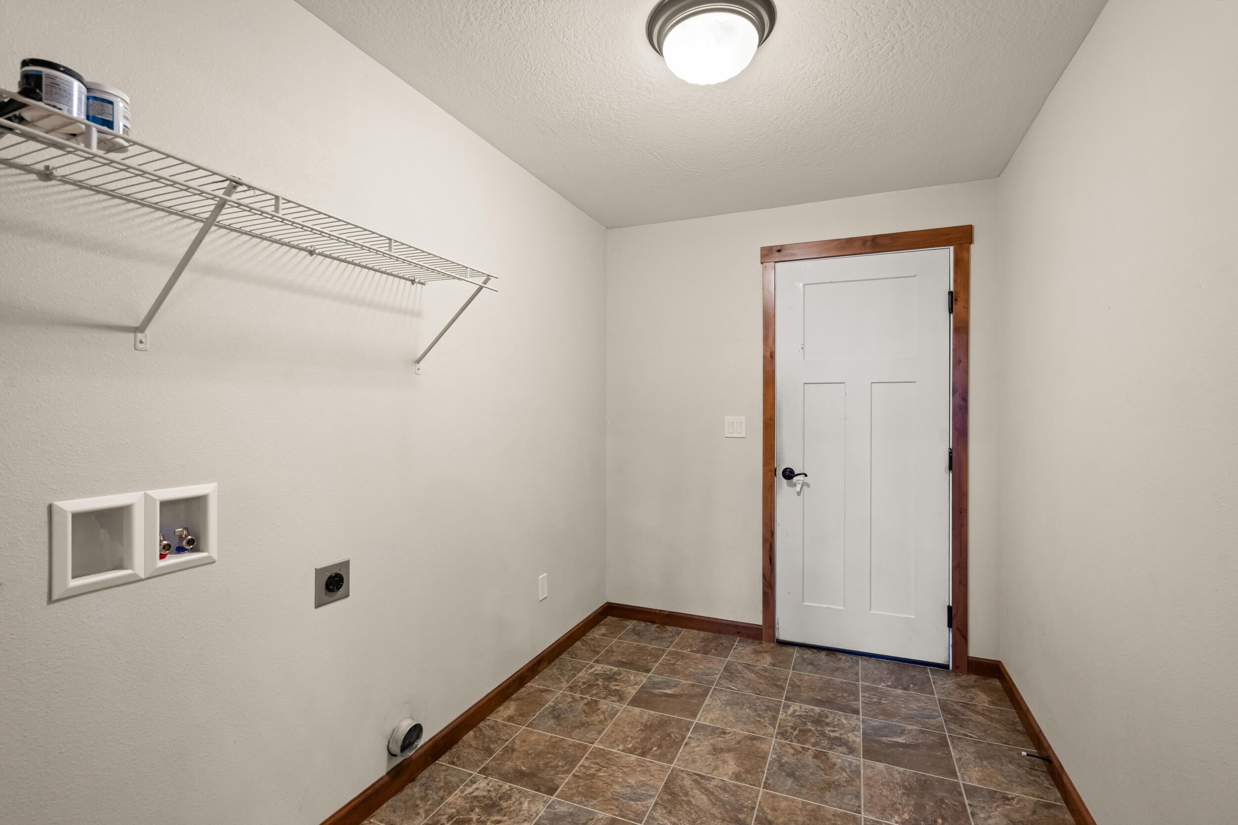 597 Bigham Brown Road Eagle Point, OR 97524 - Photo 24 of 52 Utility Room