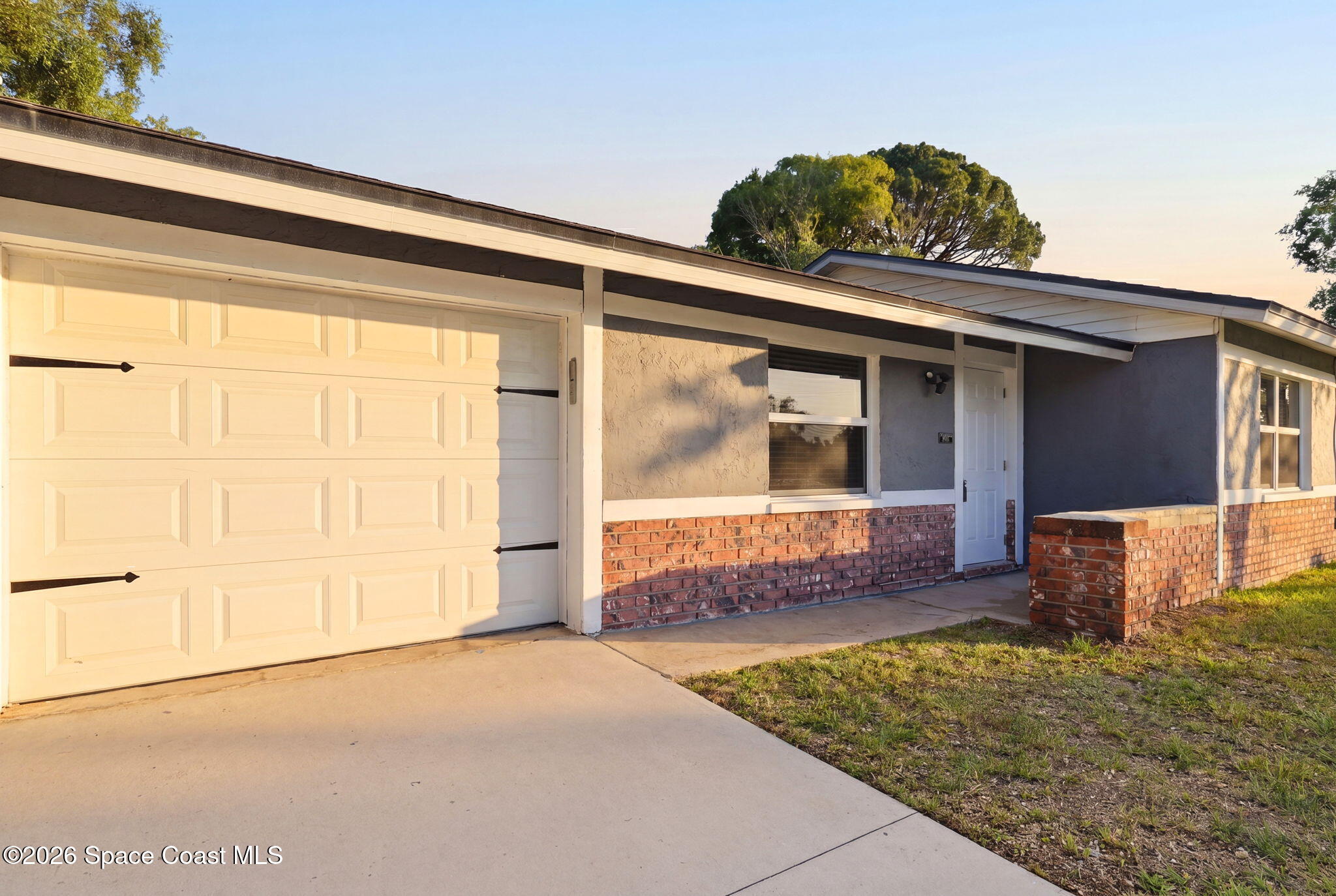2936 Pembroke Road Melbourne, FL 32935 - Photo 3 of 34 5-web-or-mls-Melbourne_030