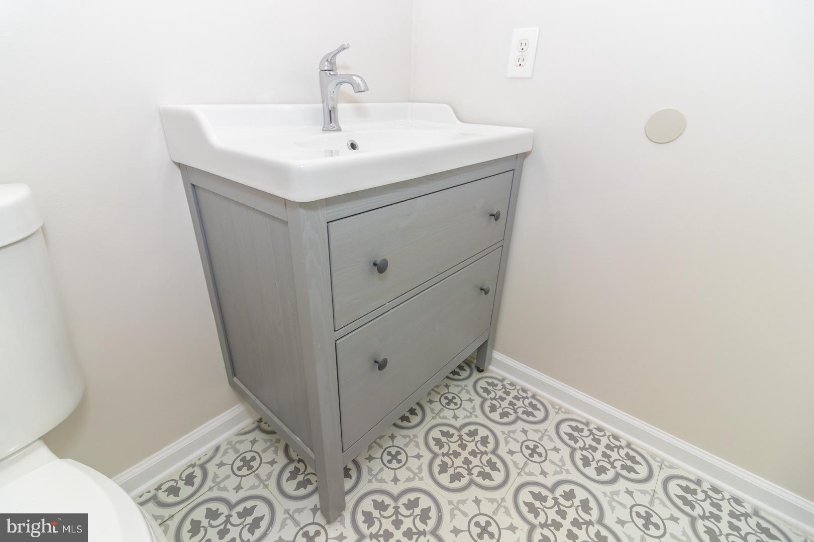 226 Hawthorne Way Riverside, NJ 08075 - Photo 12 of 32 a utility room with sink dryer and washer