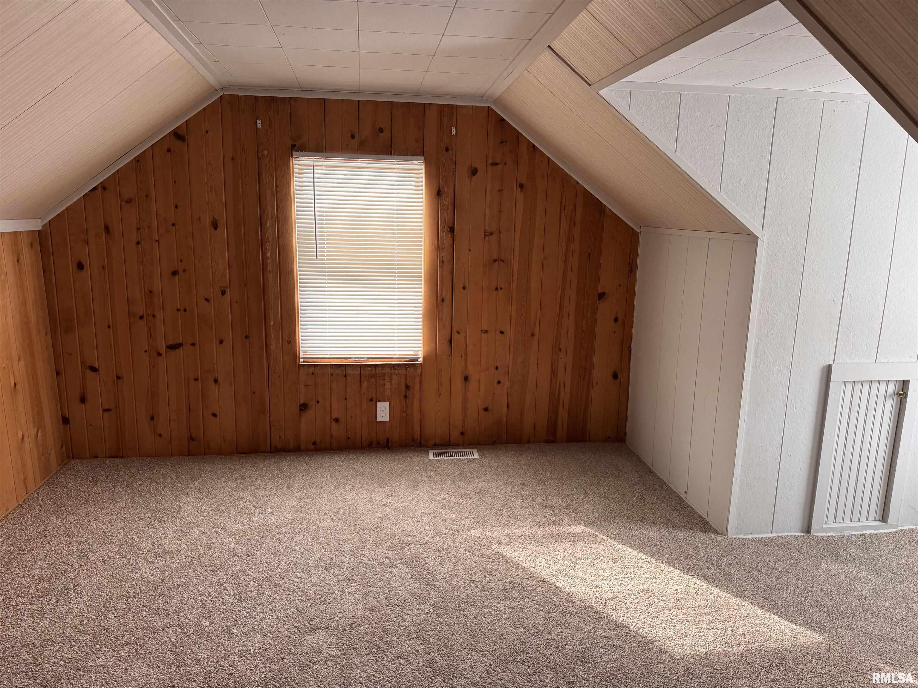 405 North Wood Street Washington, IL 61571 - Photo 8 of 9