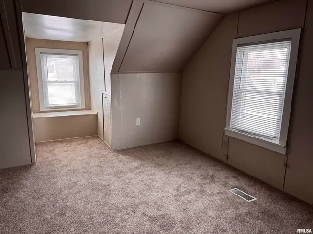 $209,900 | 405 North Wood Street, Washington, IL 61571