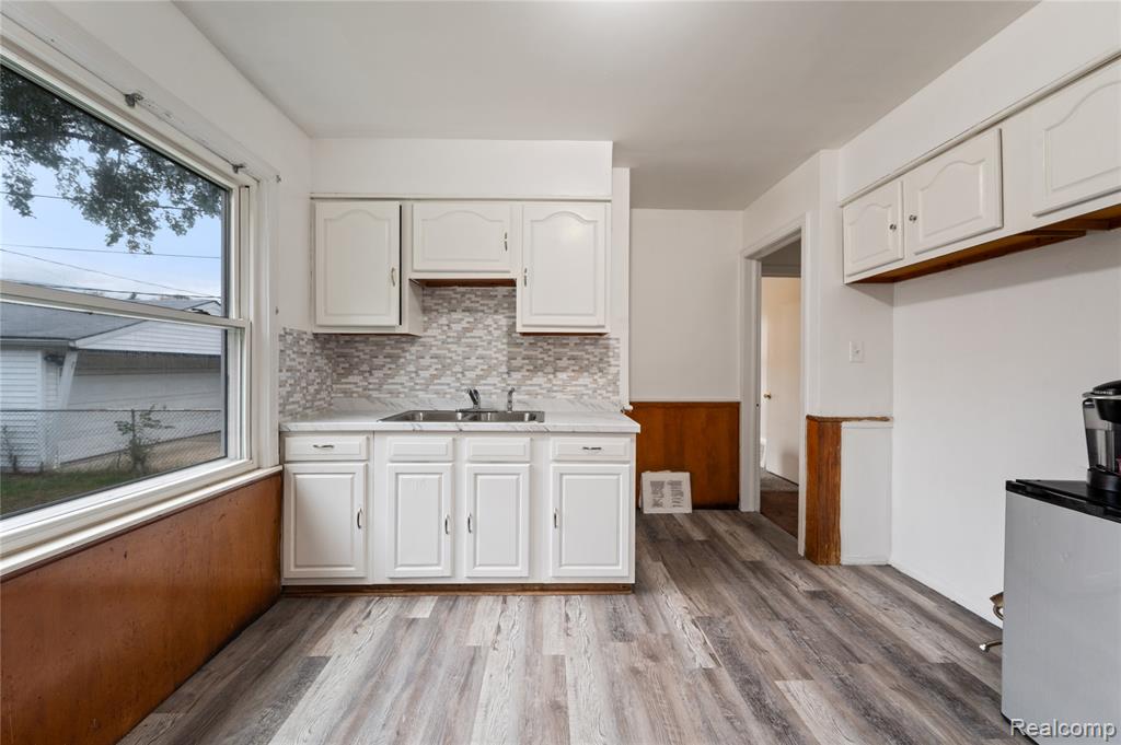 18431 Edinborough Road Detroit, MI 48219 - Photo 7 of 16 Gallery Image 7