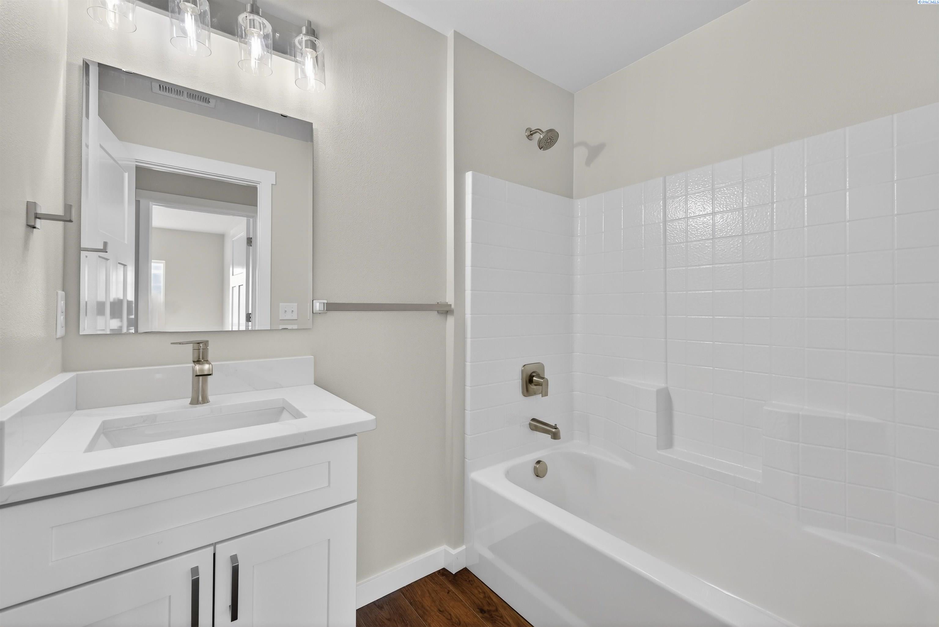 401 East Bonnieview Road Grandview, WA 98930 - Photo 33 of 37 Gallery Image 33