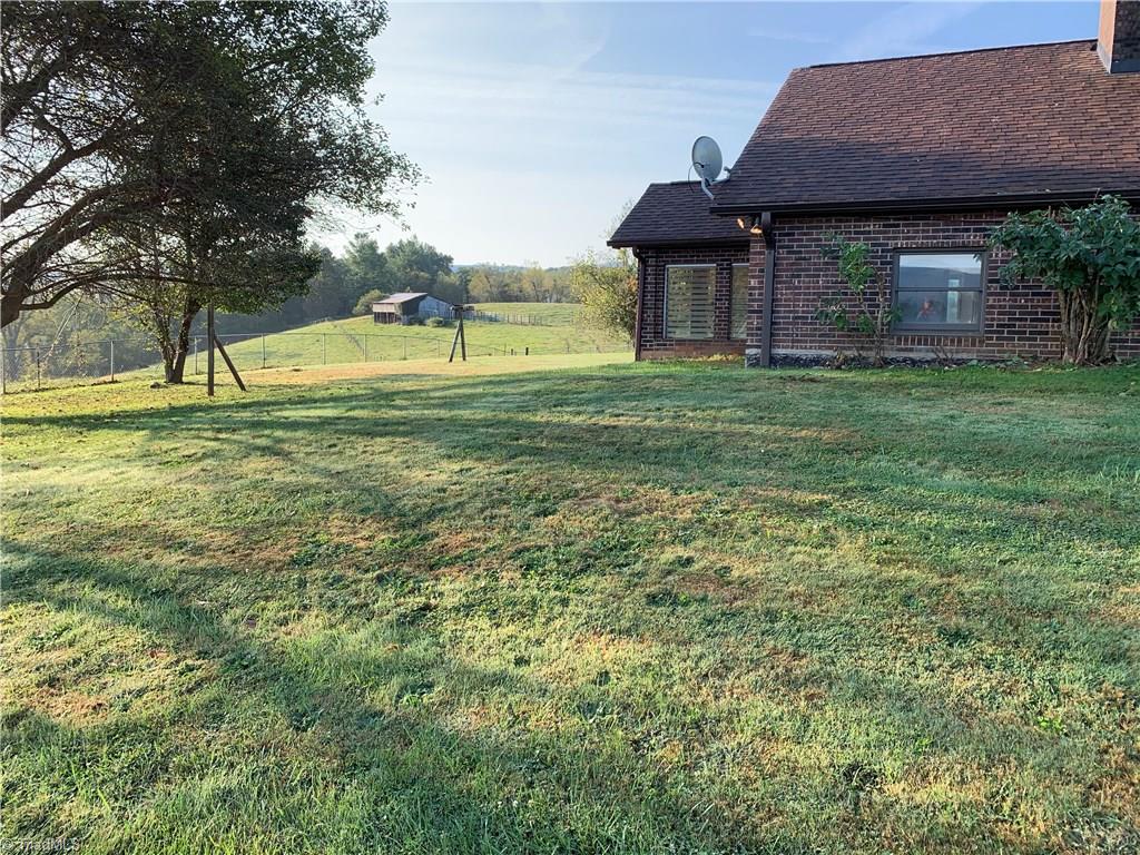 496 Osborne Memorial Road Sparta, NC 28675 - Photo 11 of 30 Gallery Image 11