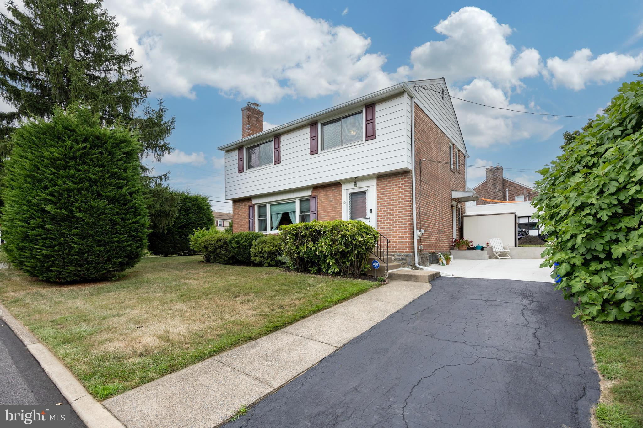 301 Earlington Road Havertown, PA 19083 - Photo 2 of 24
