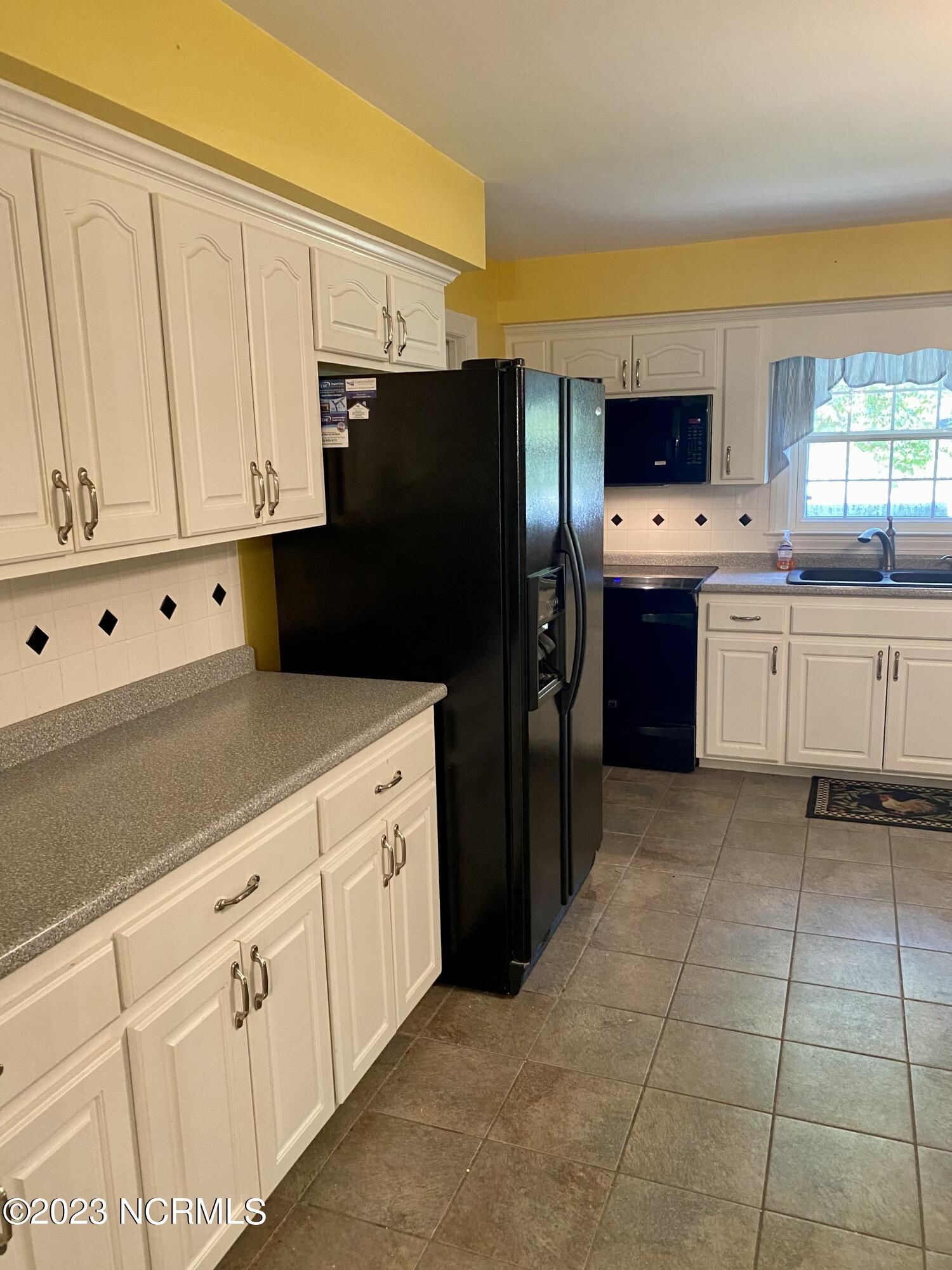 412 Rockledge Road New Bern, NC 28562 - Photo 9 of 51 IMG_6338