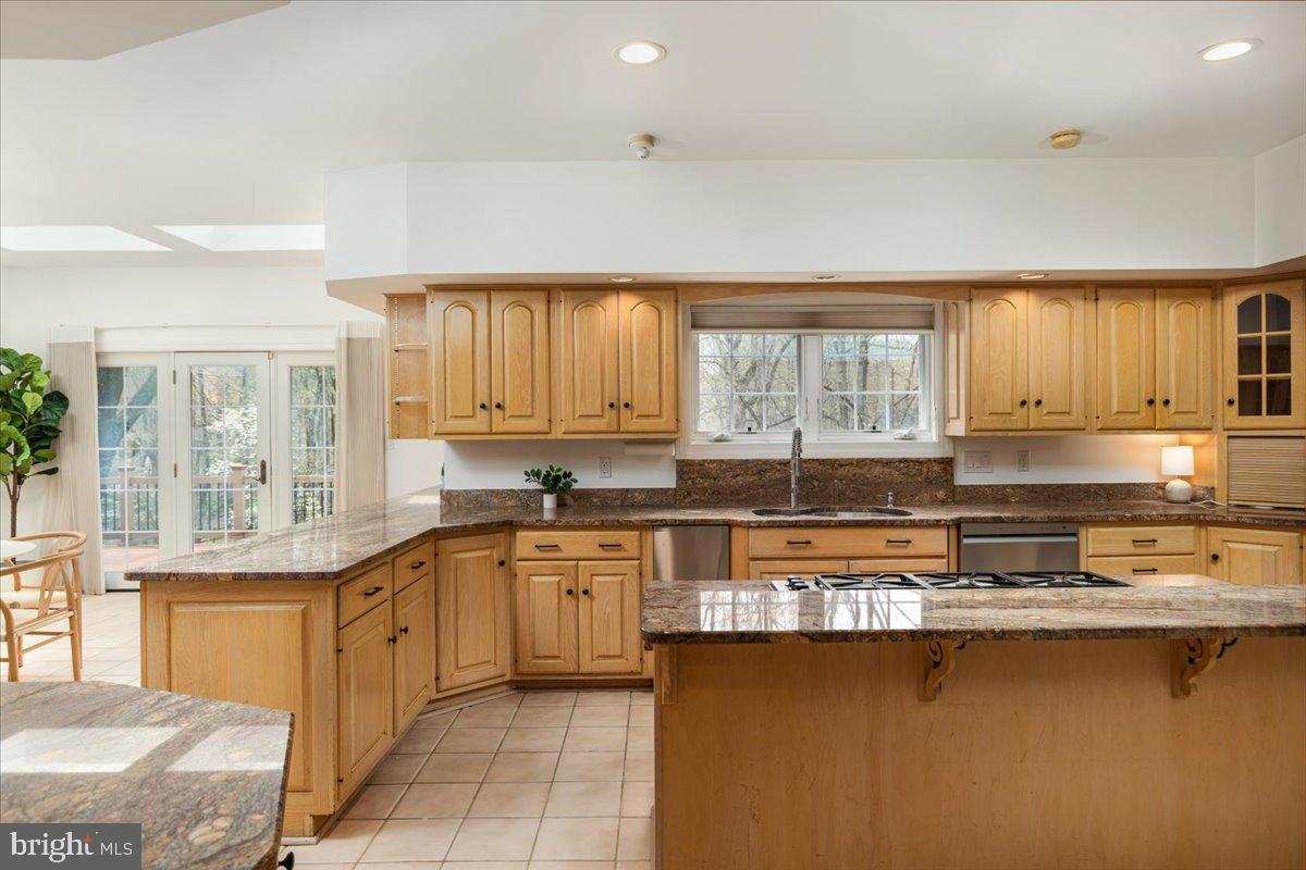 532 Walker Road Great Falls, VA 22066 - Photo 32 of 108