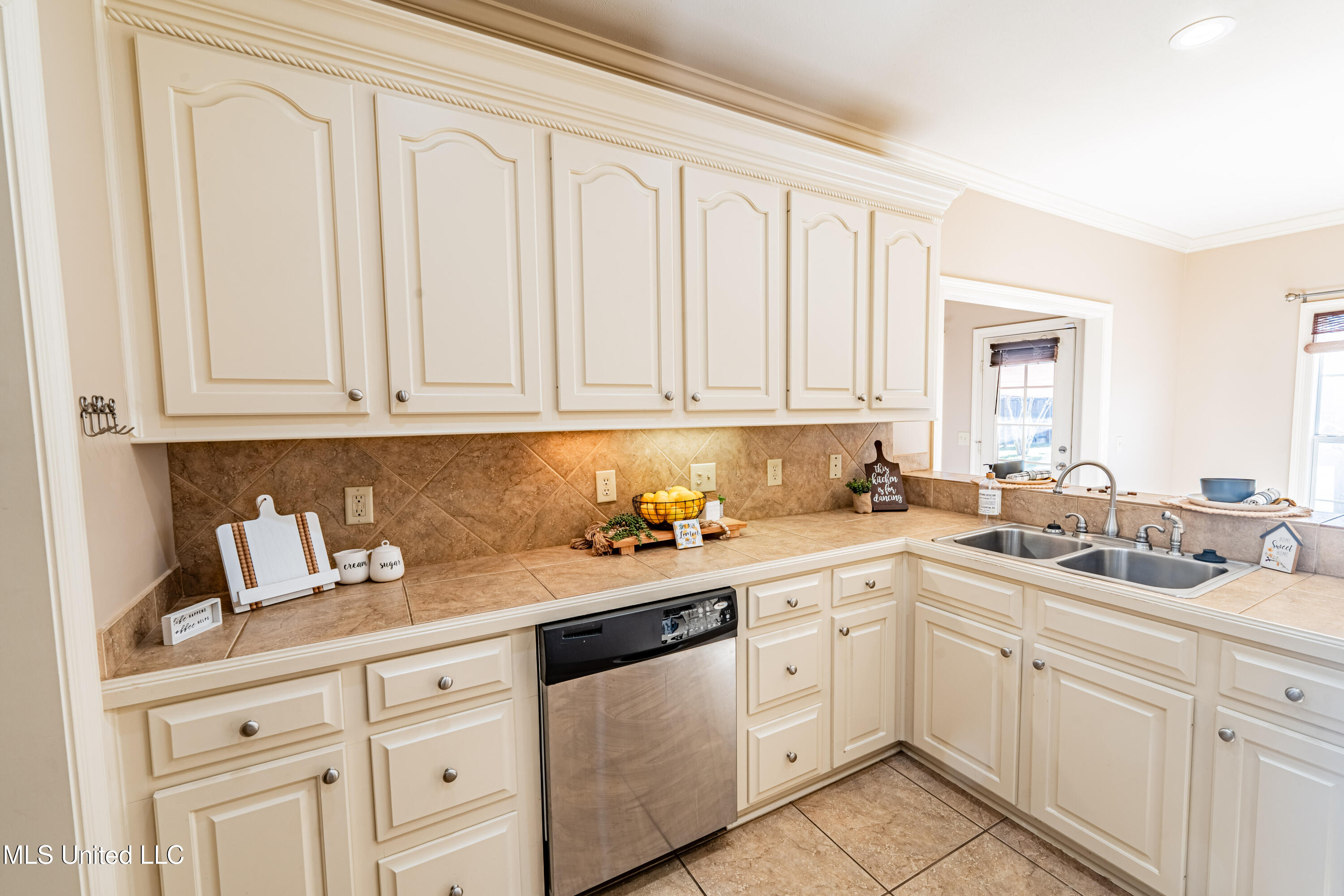 408 Copper Ridge Drive Florence, MS 39073 - Photo 8 of 25 408CopperRidgeDr-16