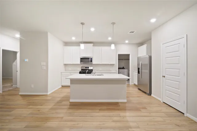 $2,400 | 18516 Amber Pine Court, Montgomery, TX 77316