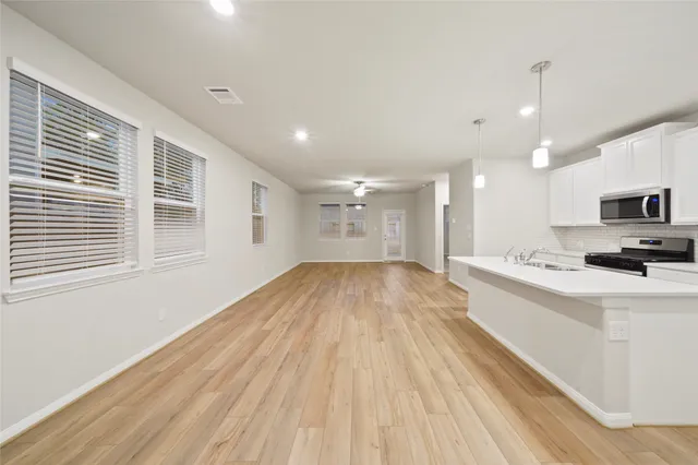 $2,400 | 18516 Amber Pine Court, Montgomery, TX 77316